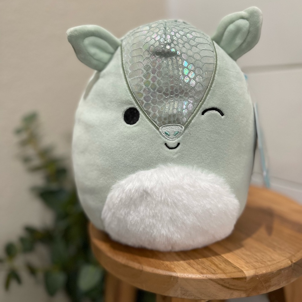NWT squishmallows  “Arilla” team armadillo  7” squish